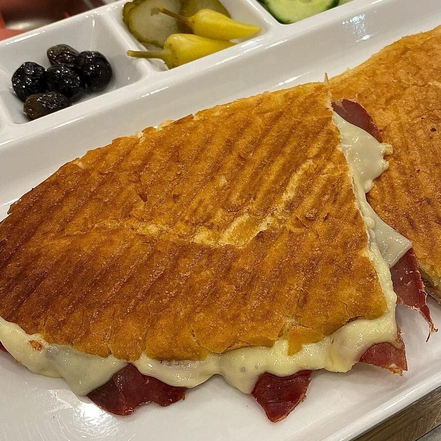 Bütün Ekmek Karışık Tost