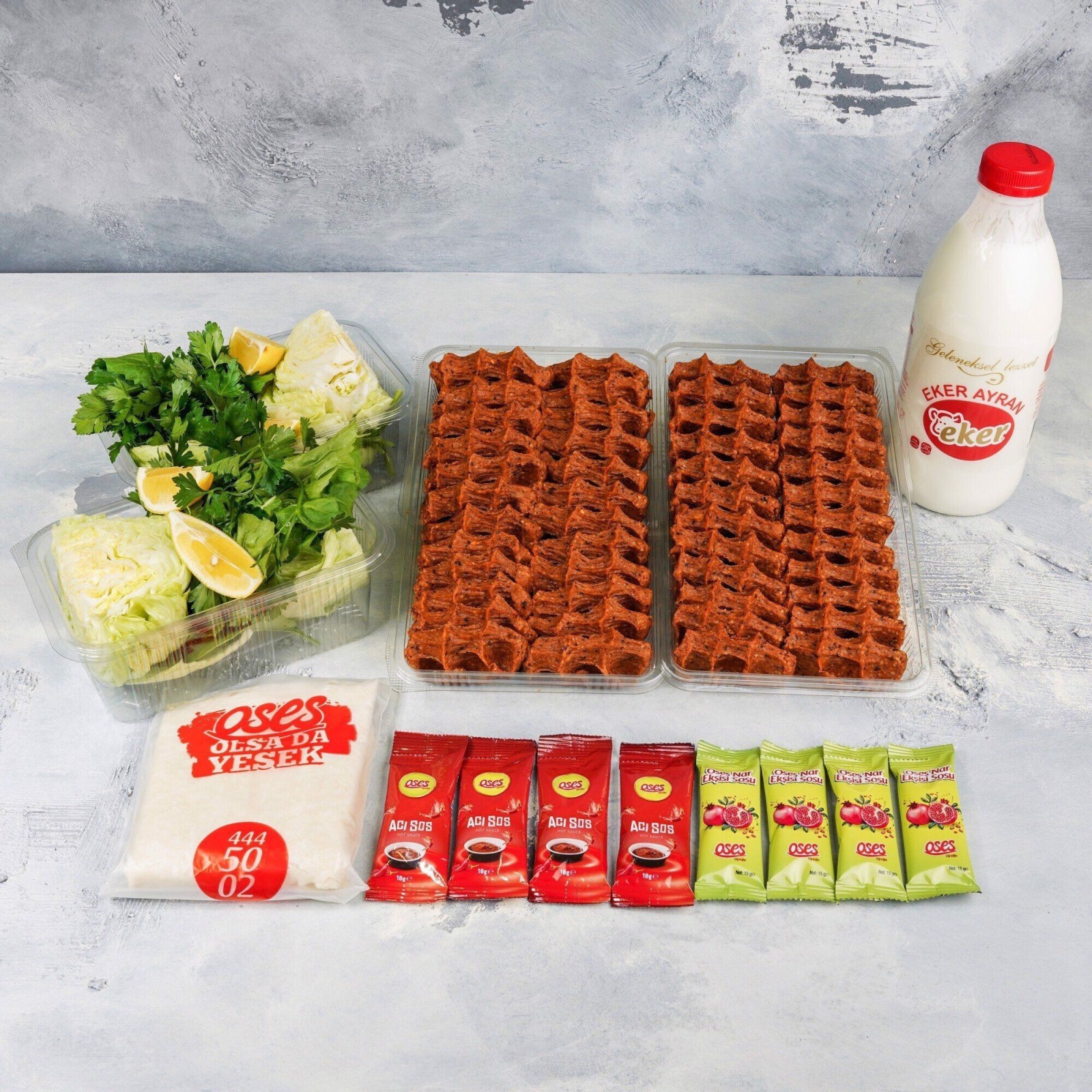 Çiğ Köfte (1 kg.) & Litrelik İçecek Menü