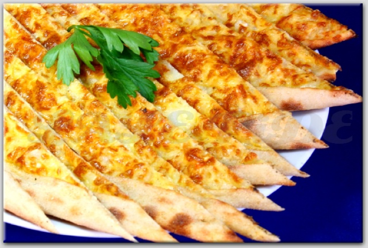 Beyaz Peynirli Yumurtalı Pide