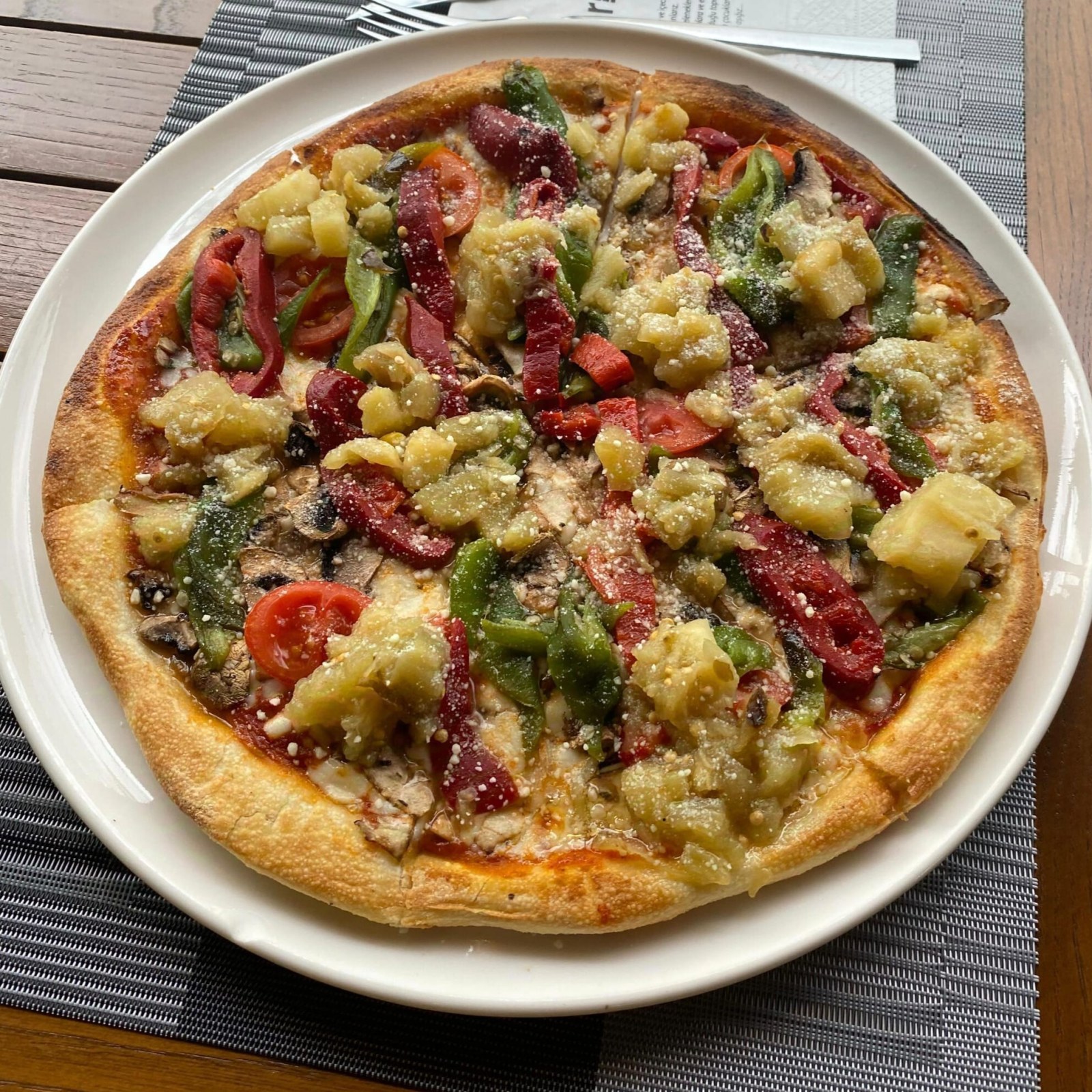 Közlenmiş Sebzeli Pizza (Orta)