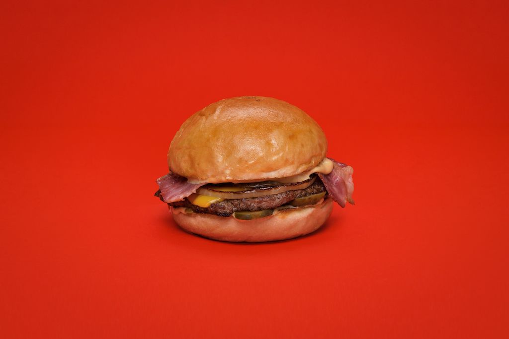 Bacon Cheeseburger +Classic Fries +Coca Cola 330 ml