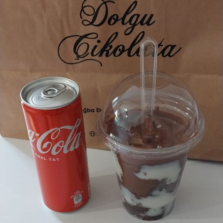 Chocolate Cup + Coca Cola (Tatlı Çikolata)