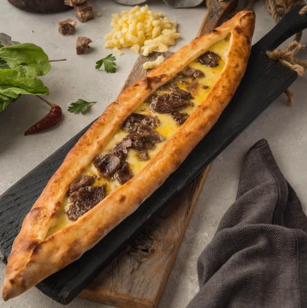 Kavurmalı Kaşarlı Pide