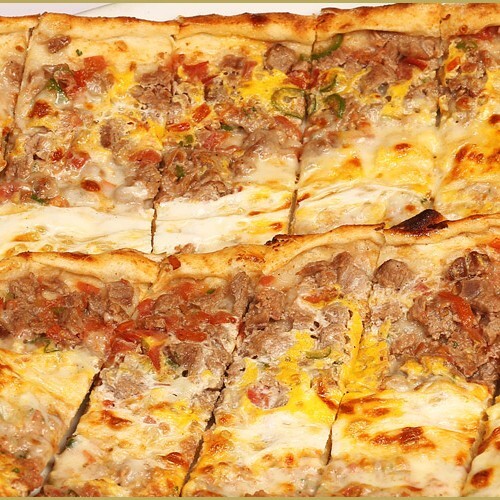 Kuşbaşılı Kaşarlı Yumurtalı Pide