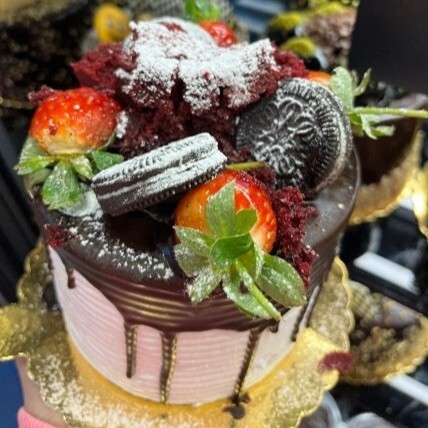 0 No Oreo Çilekli Çikolatalı Pasta