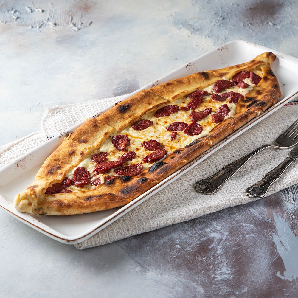 Kaşarlı Sucuklu Pide