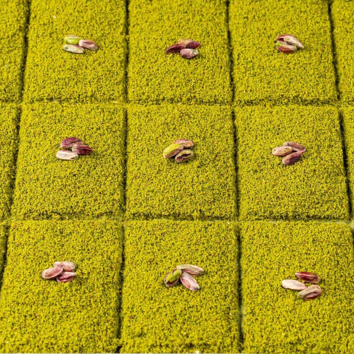 Antep Fıstıklı Soğuk Kadayıf (800 Gr) (4 Dilim)