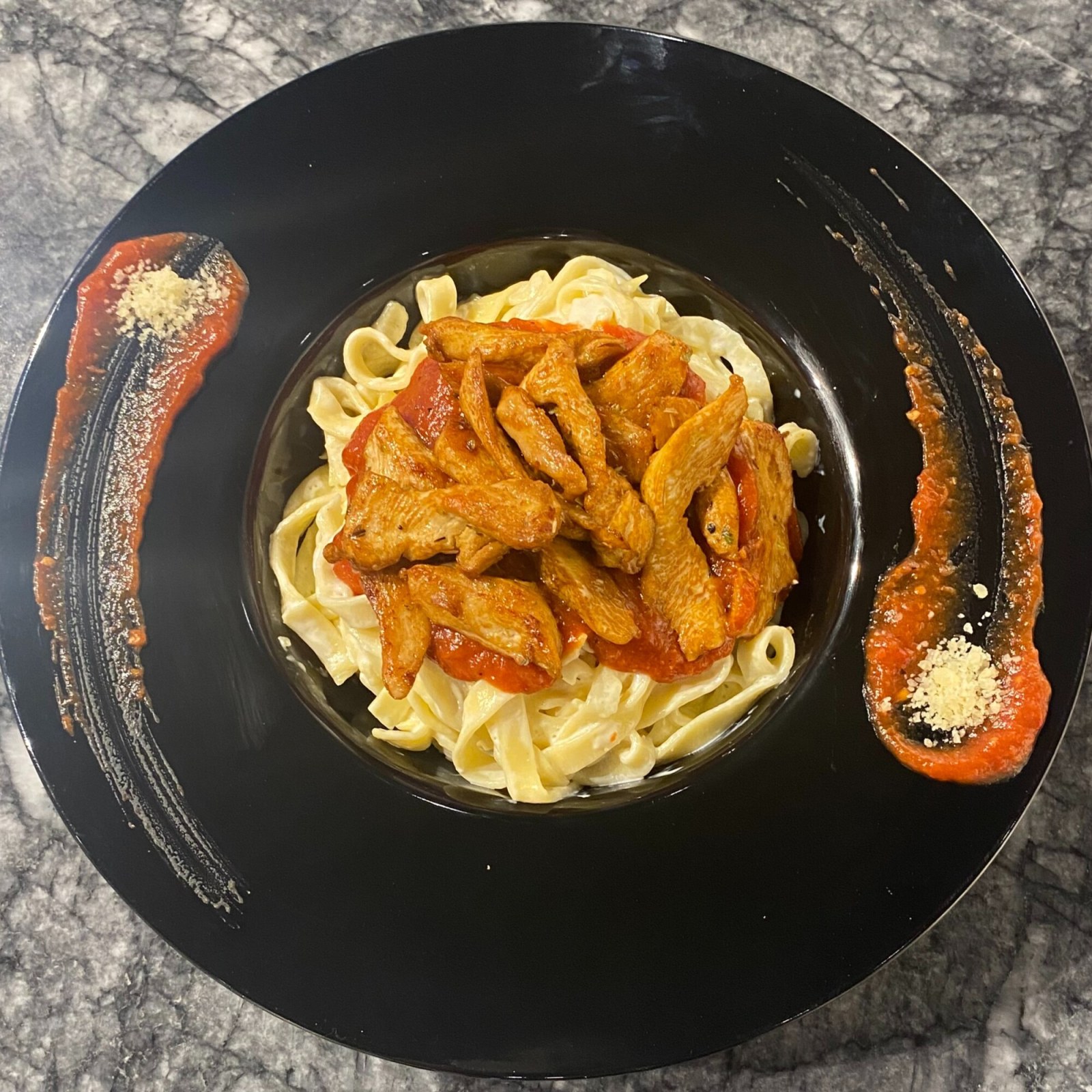 Napoliten Soslu Tavuklu Fettucini Makarna