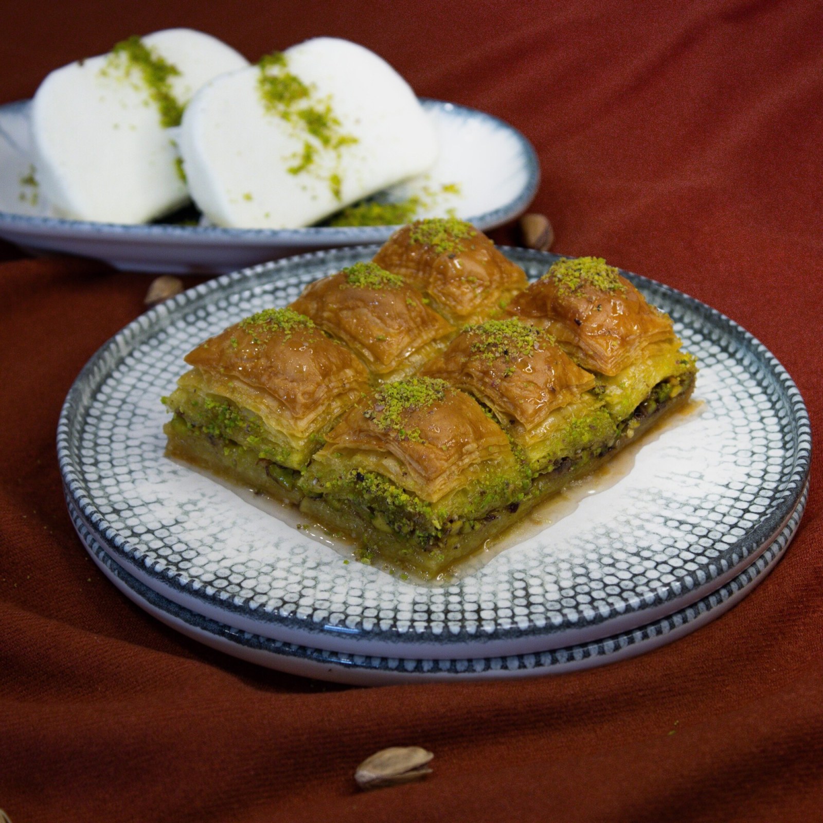 Antep Fıstıklı Baklava (500 g) & Maraş Dondurma (250 g)