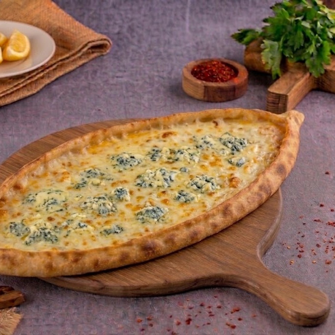 Küflü Peynirli Pide