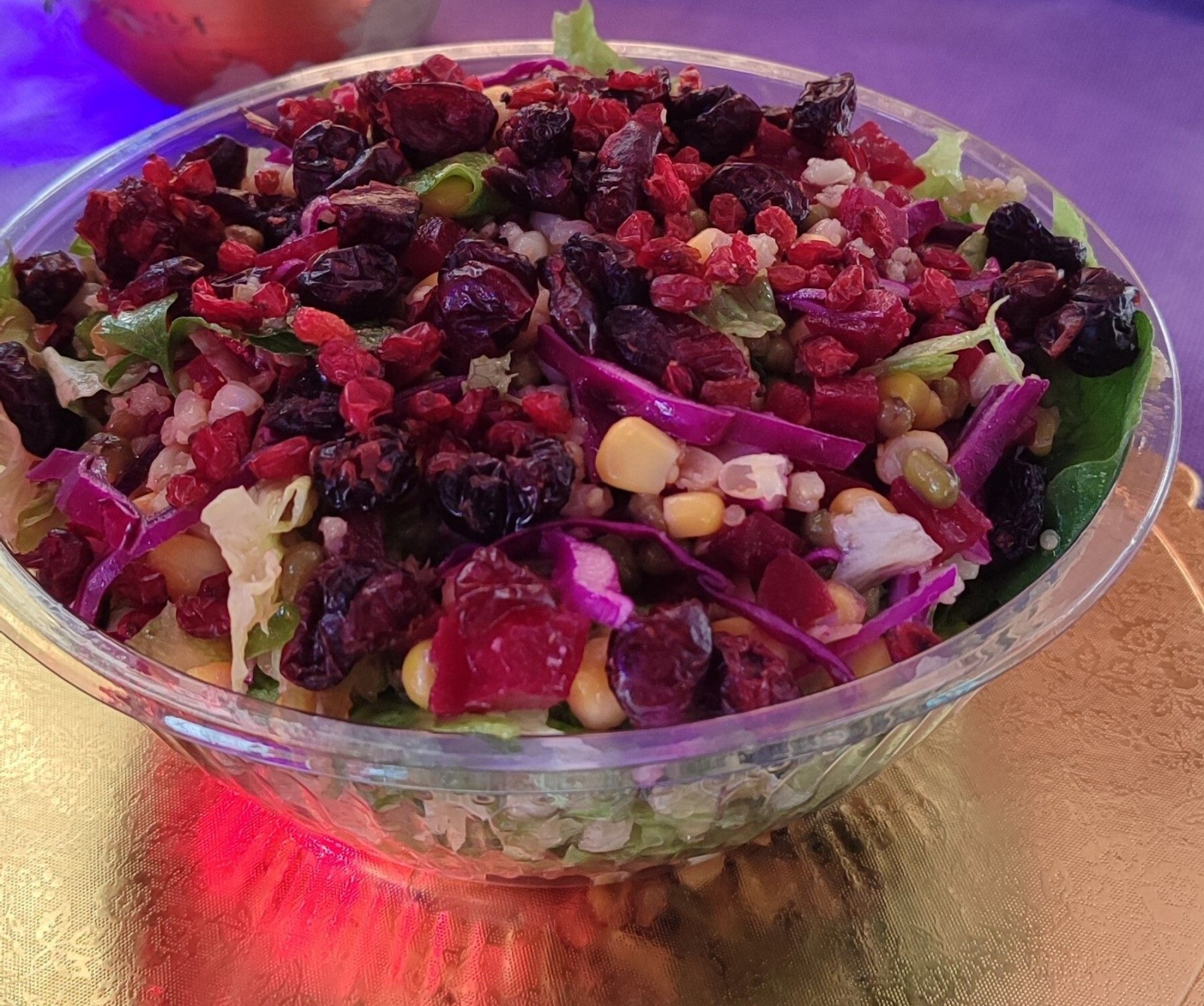 Yaban Mersinli Kinoa Salata