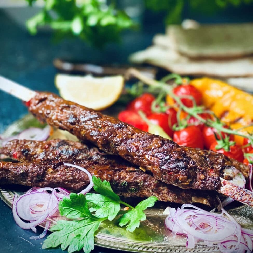 1 Porsiyon Urfa Kebap + Kola + Bol İkram