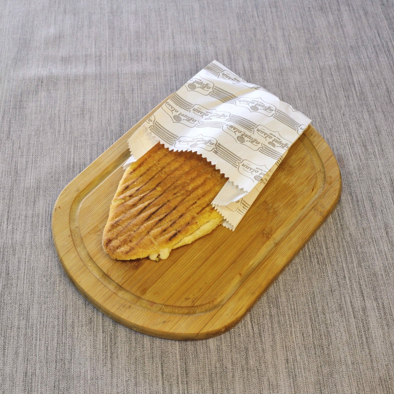 Yarım Ekmeğe Karışık Tost