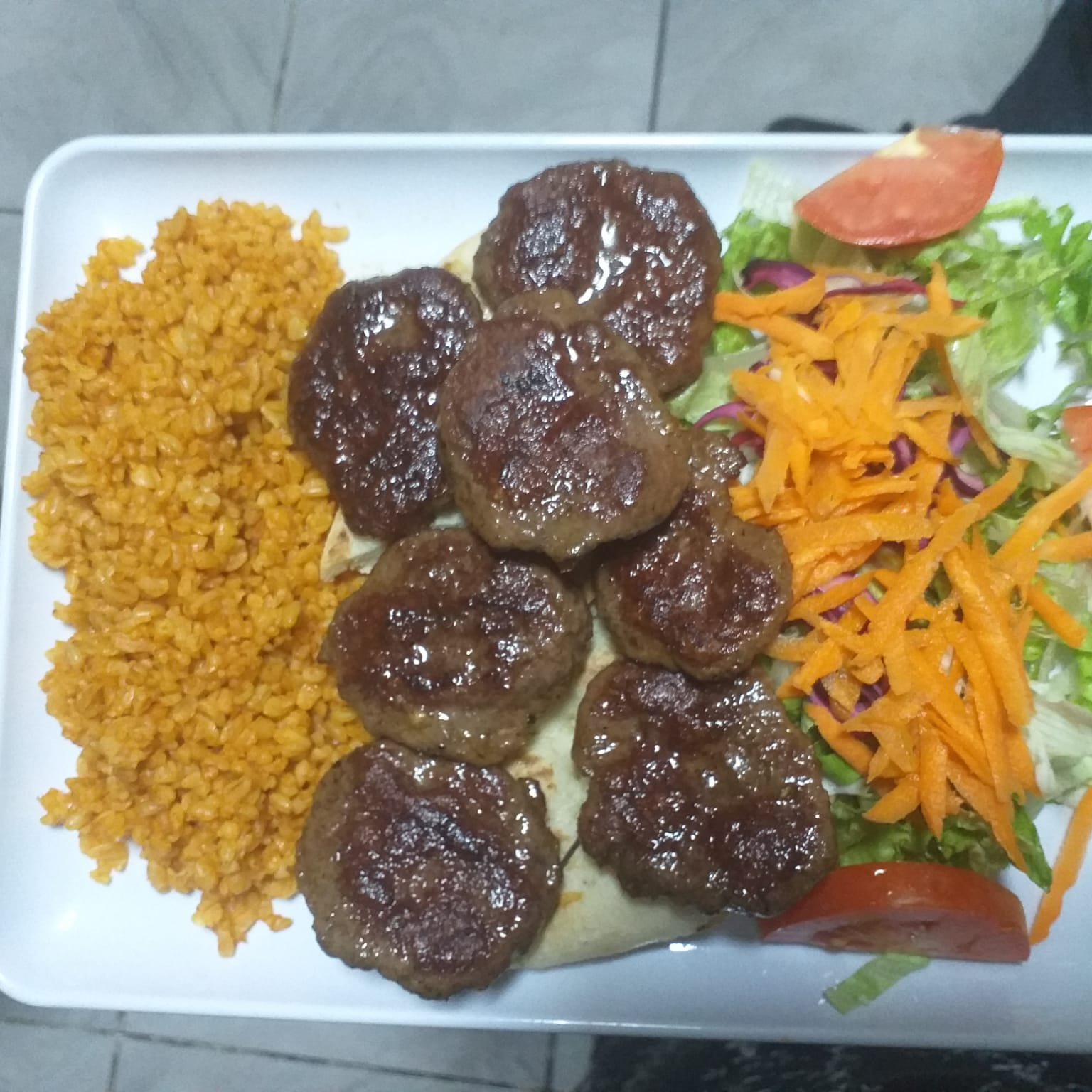 Köfte Servis