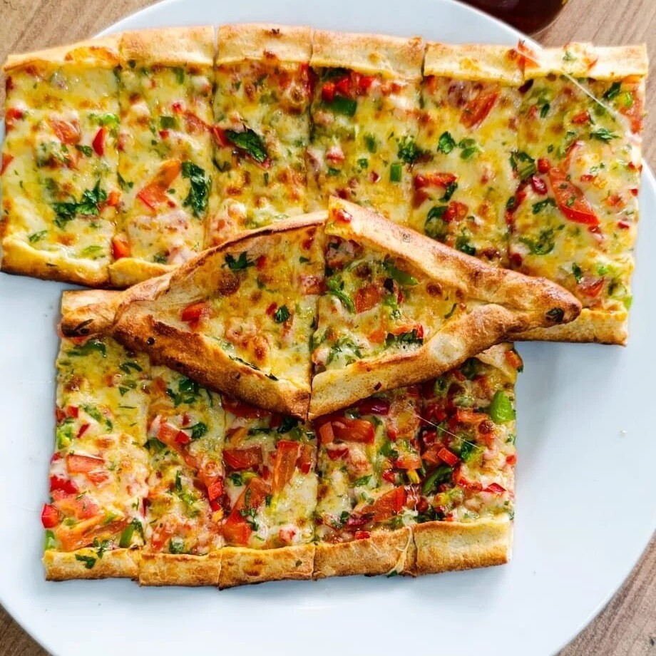Sebzeli Pide