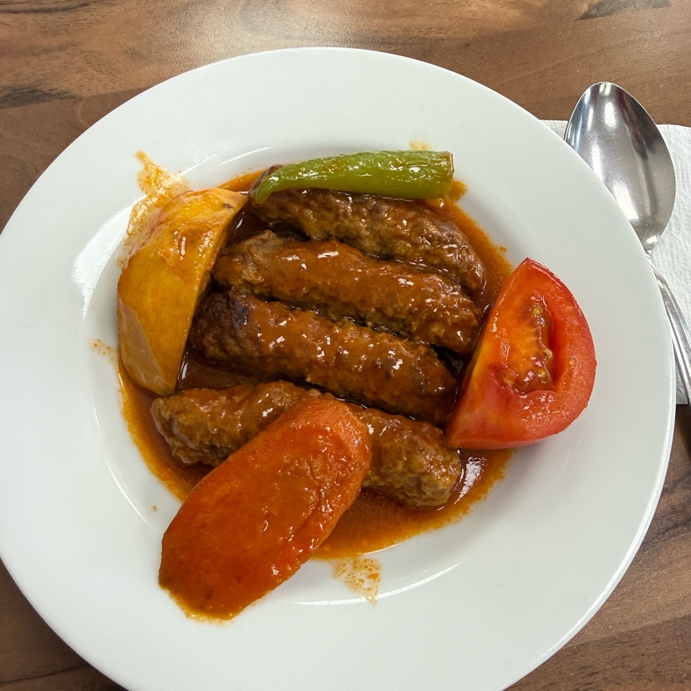 Salçalı Köfte