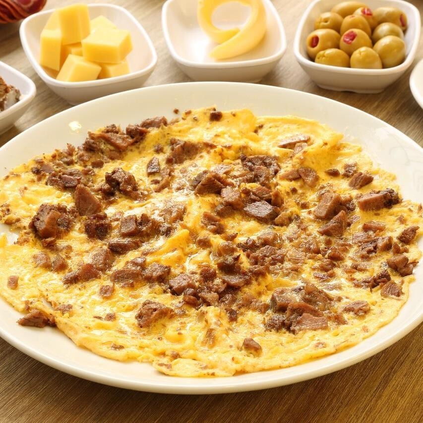 Kavurmalı Kaşarlı Omlet