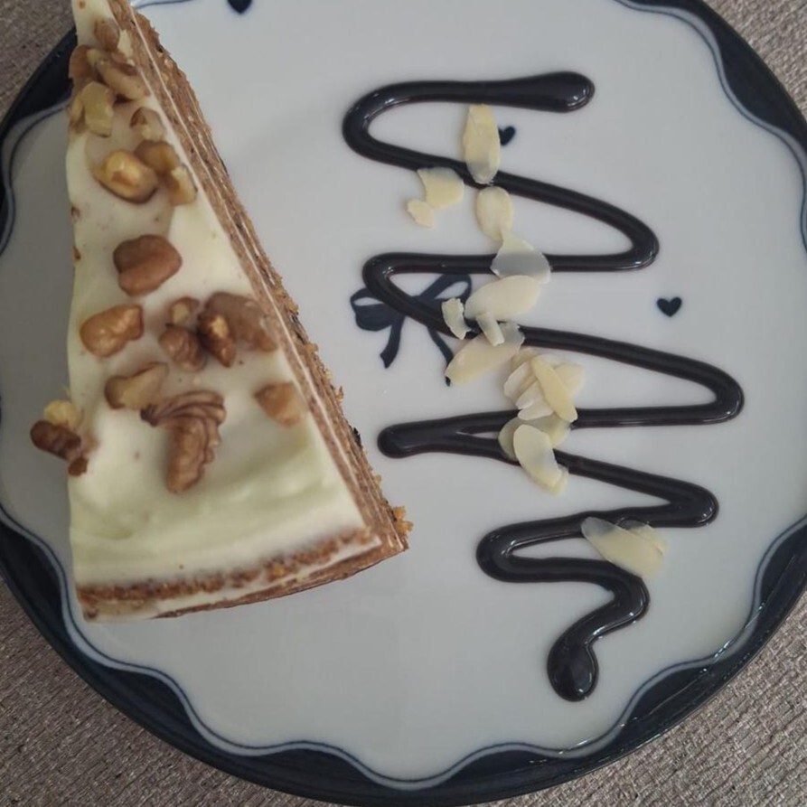 Havuçlu Cevizli Kremalı Kek