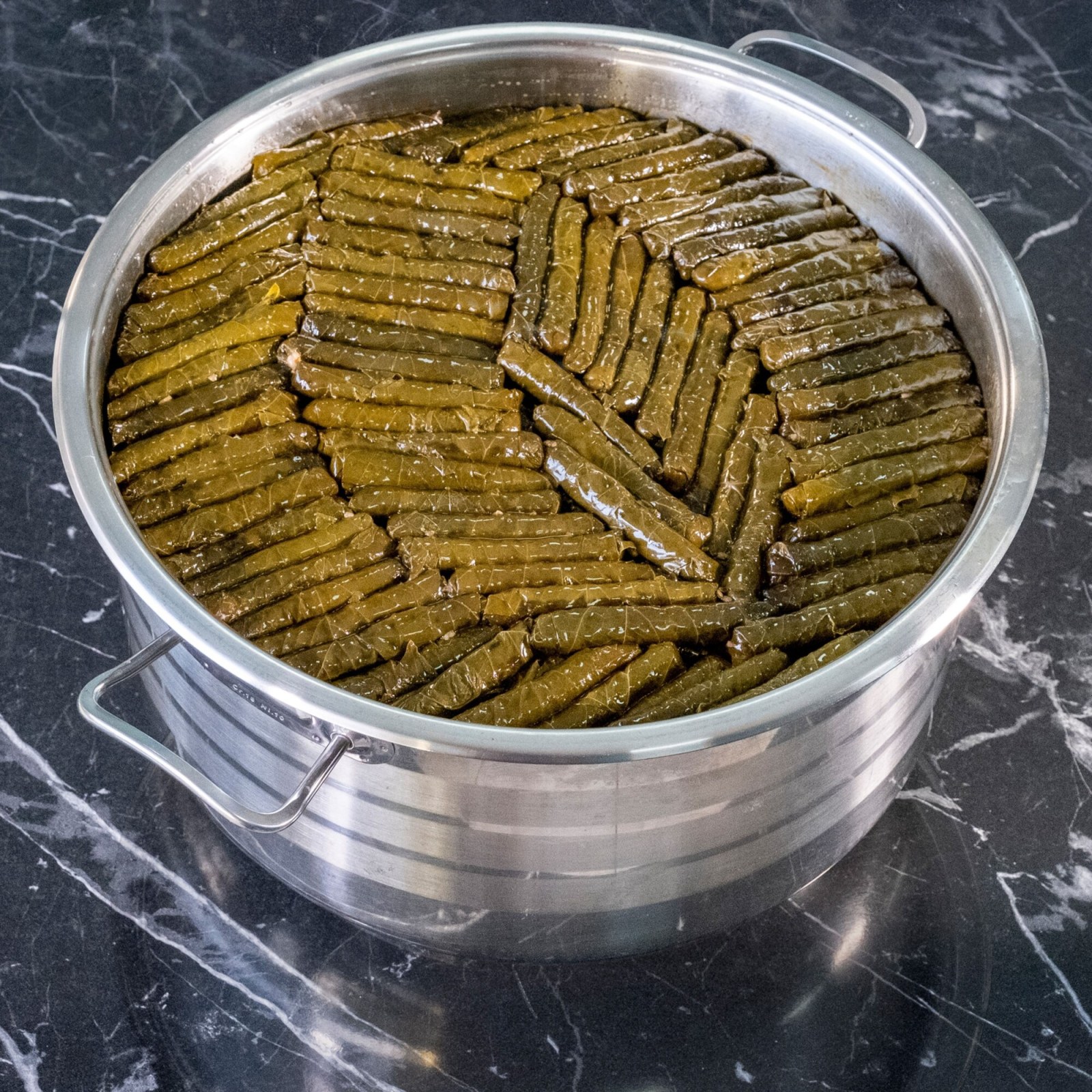 Yaprak Sarma 1 Kg ev yapımı sıcak servis.