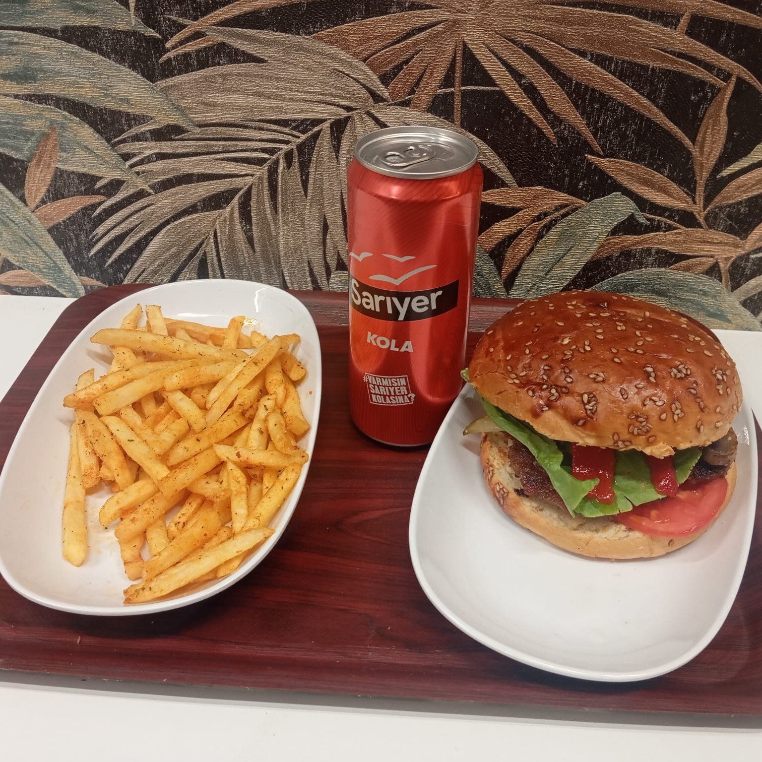Köz Patlıcanlı Et Burger Menü