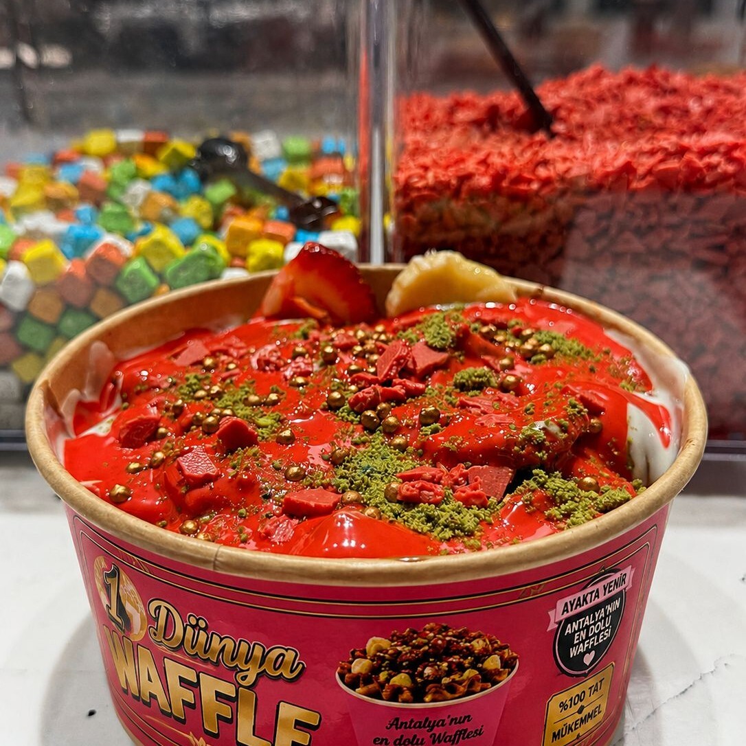 Süper Çilek Frambuazlı Waffle