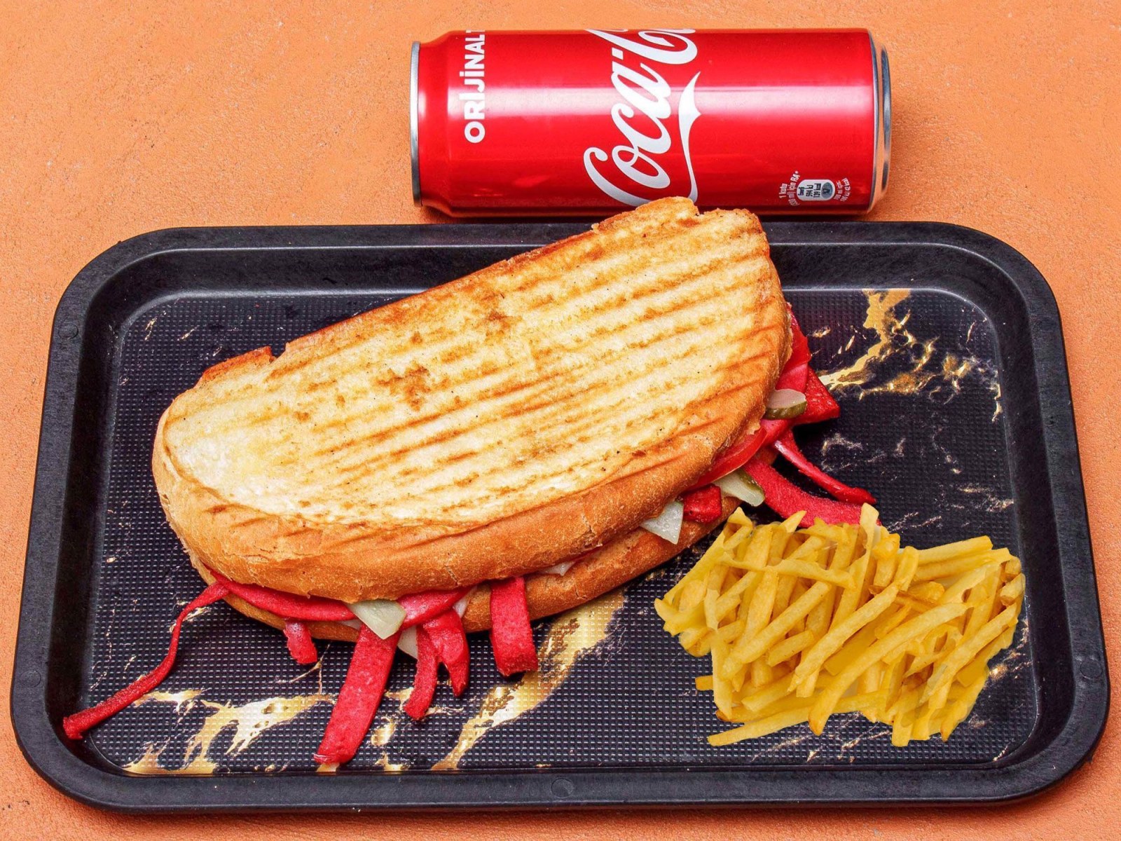1 Adet Ayvalık Tostu+Patates Menü