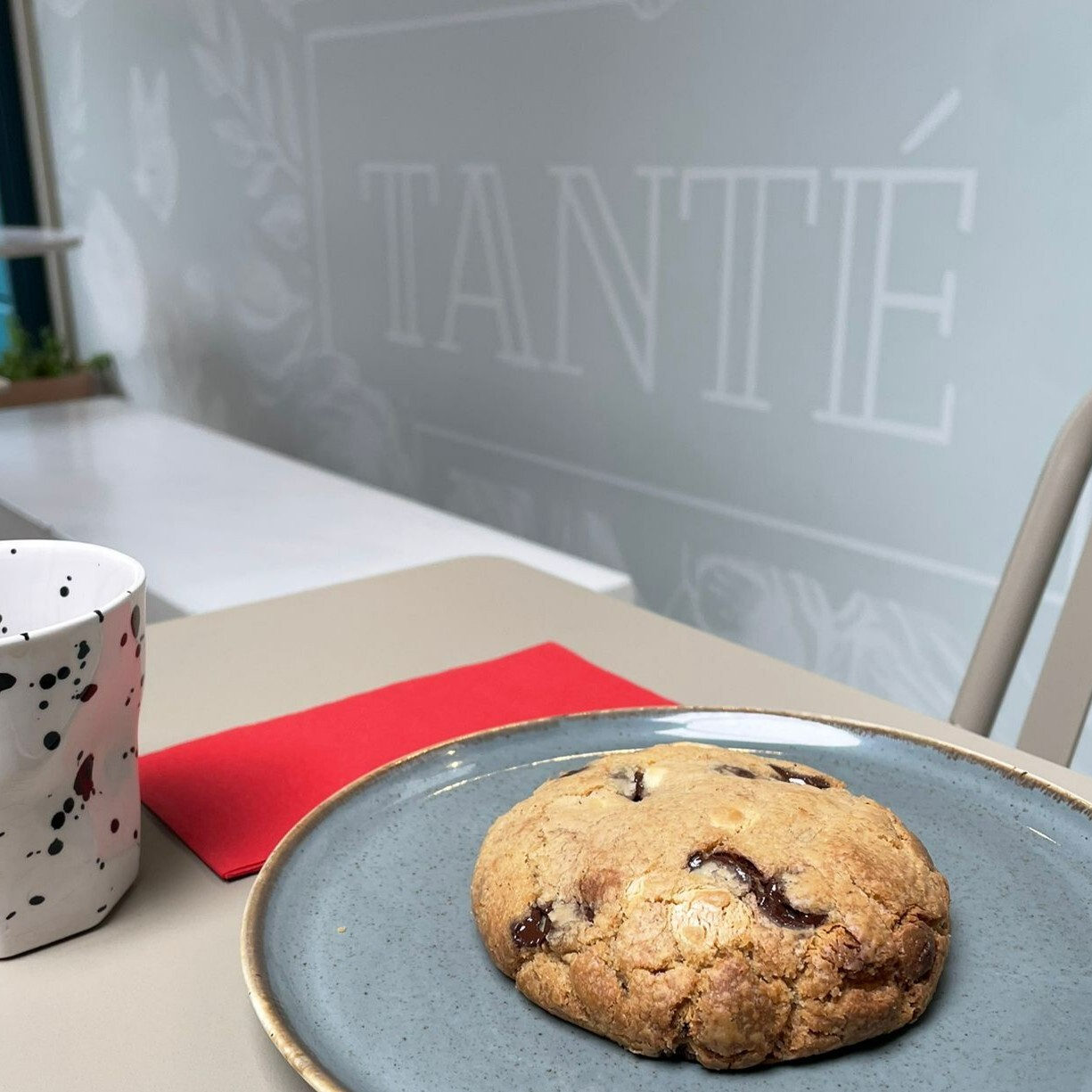 Çikolata Parçacıklı Cookies