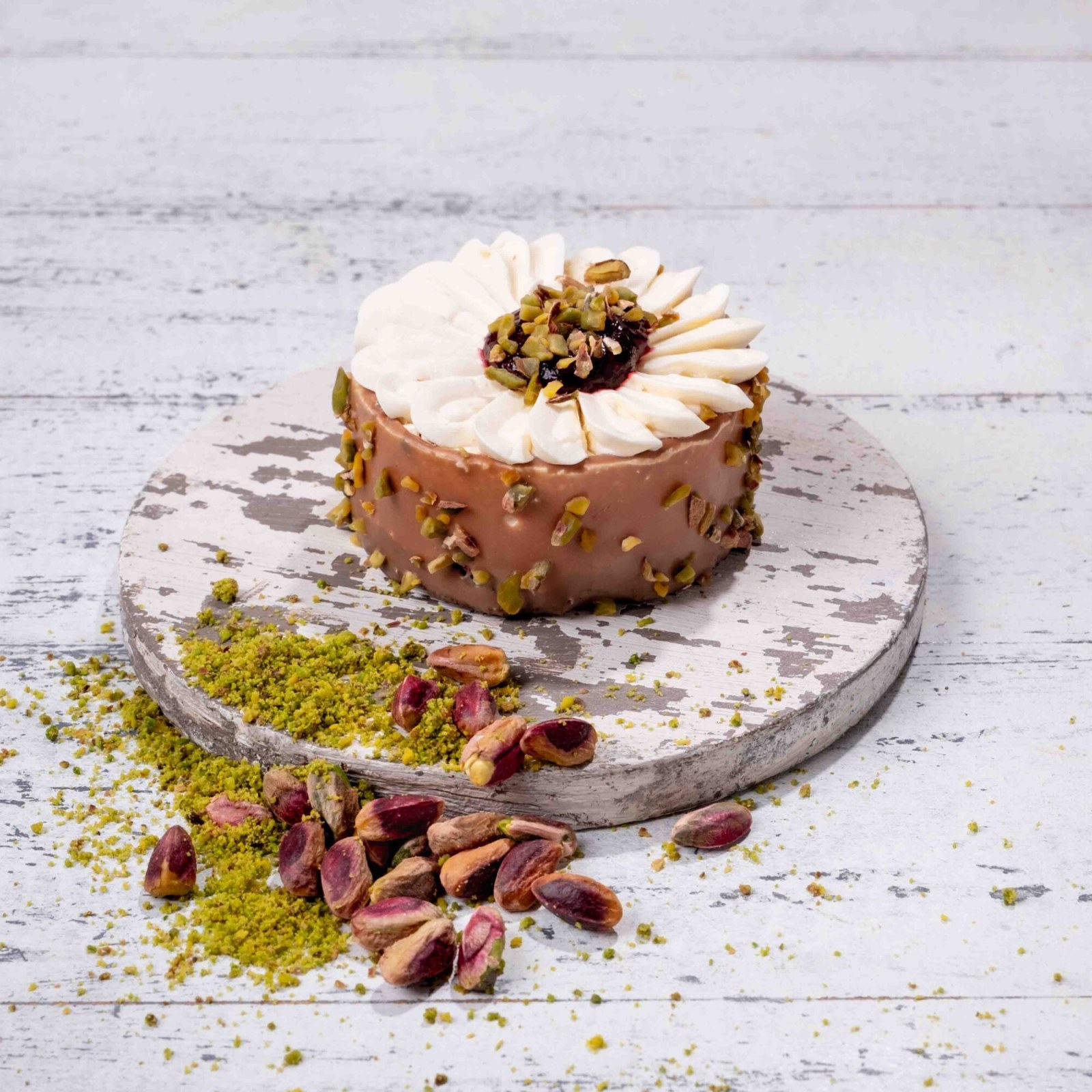 Frambuazlı Antep Fıstıklı Pasta