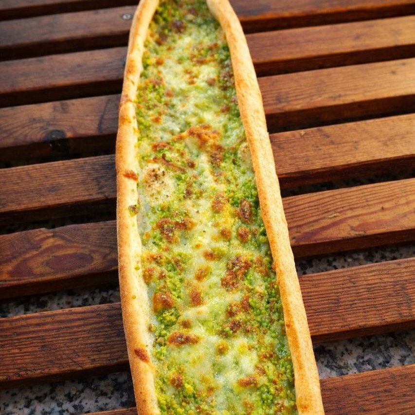 Fıstıklı Pide