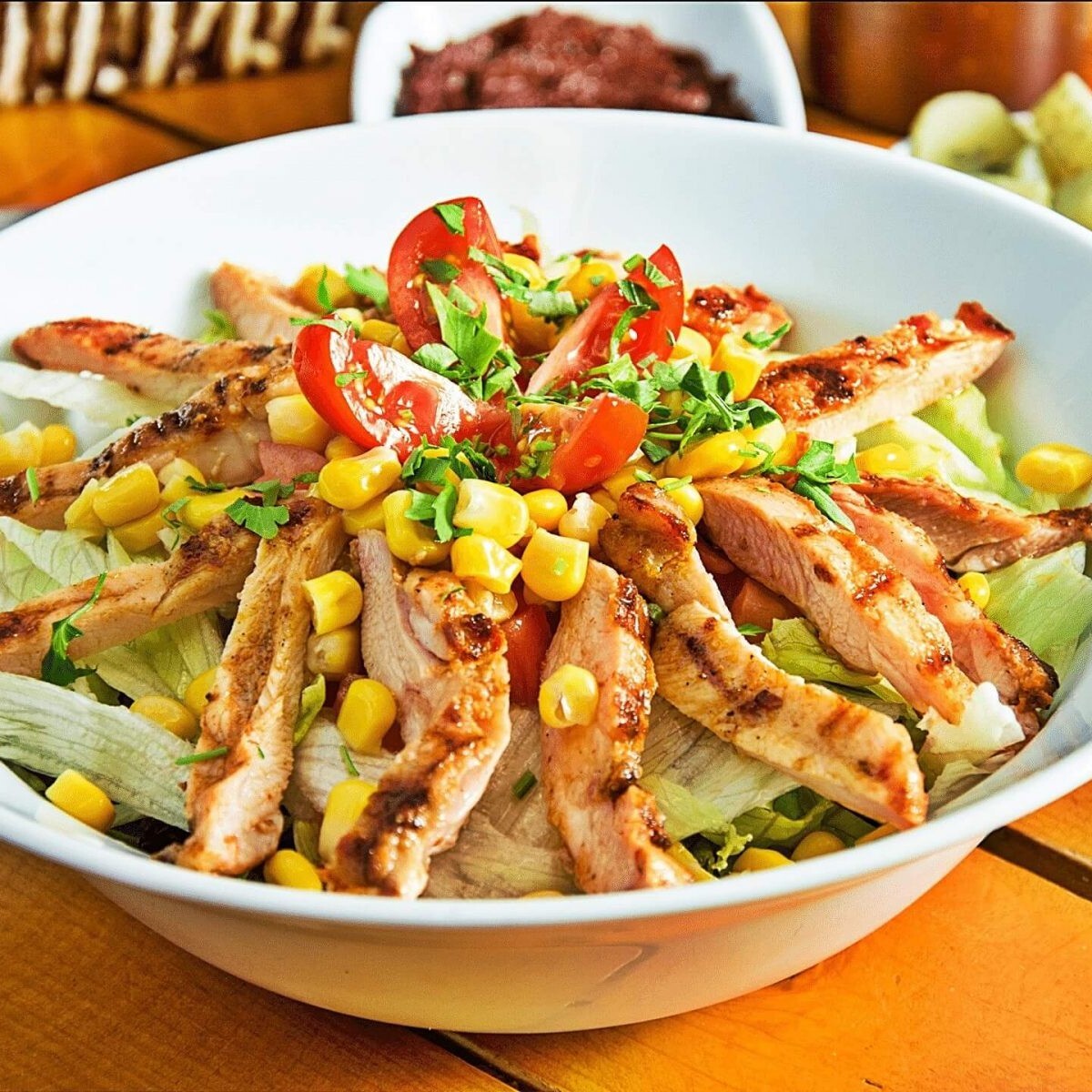 Sezar Soslu Tavuk Salata