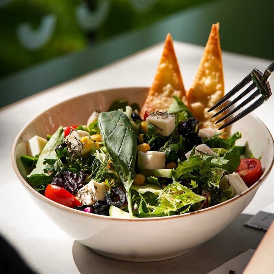 Haşhaşlı Keçi Peynirli Salata