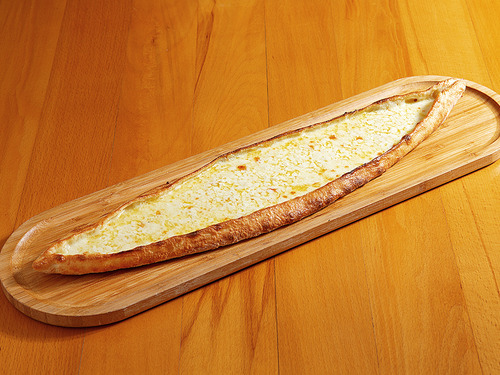 Kaşarlı Pide