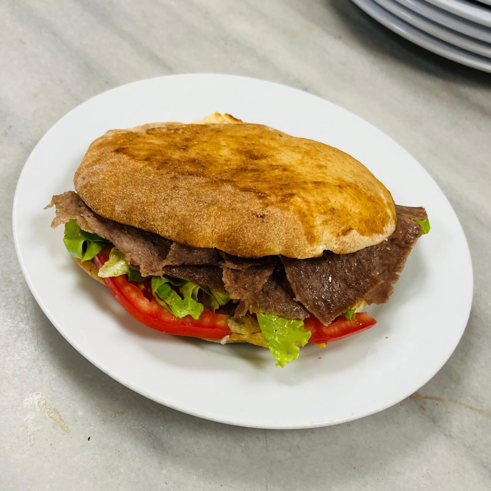 Tombik Ekmek Arası Et Döner