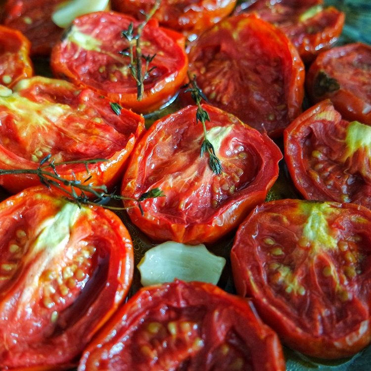 Közlenmiş Domates