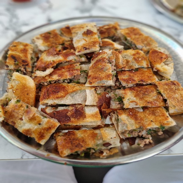 Defne Börek Evi (Orta)