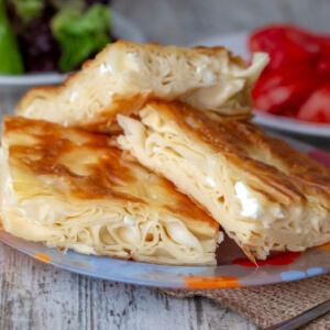 Meşhur Sarıyer Börekçisi (Hoca Paşa)