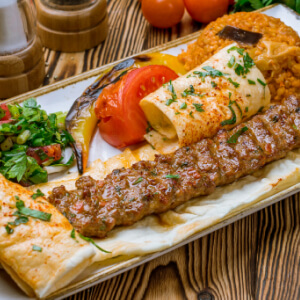 Çardak Kebap Pide Salonu (Seyranbağları)