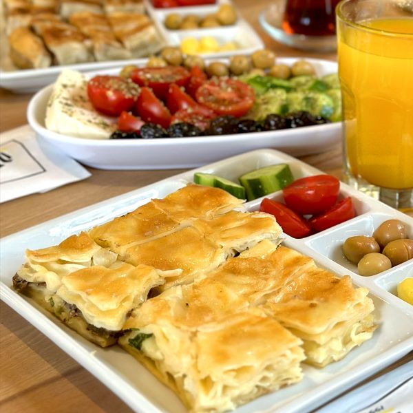 Değirmenci Baba Börek Mantı (Altınkum)