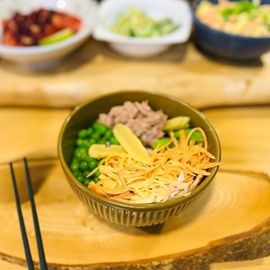 Ogi Moji Bowl & Salad (Mehmet Akif)
