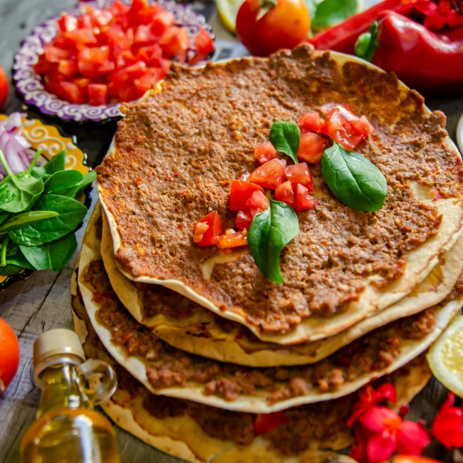 Etem Usta Kebap & Pide Salonu (Sarılar)