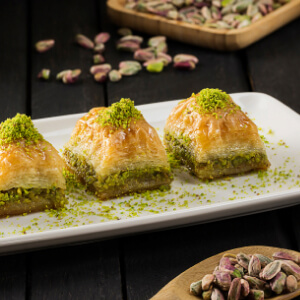 Baklavacı Hüseyin  (Akçay)