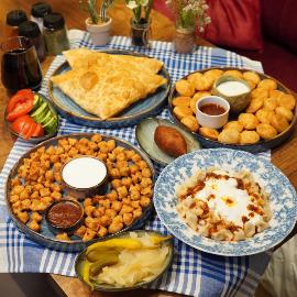 Papağan Mantı Ve Çiğ Börek (Kozyatağı)