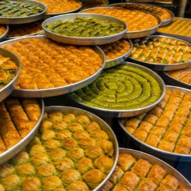 Diyaroğlu Sıcak Tatlı ve Baklava (Fındıklı) — kapak görseli